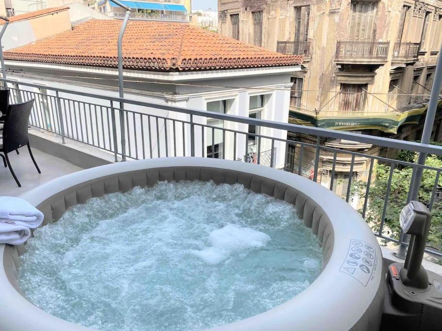אתונה Openair Hot Tub/Big Balcony/Great Boutique Apt מראה חיצוני תמונה